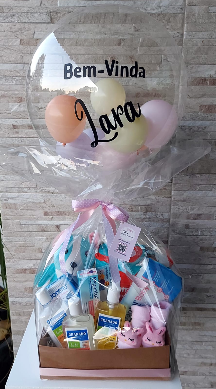 Cesta para presente de chá de bebê