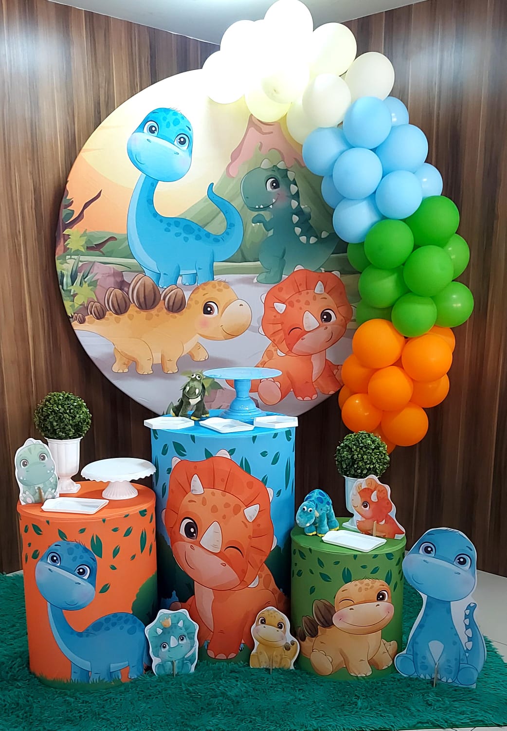 Decoração para festas, com tema de dinossauro